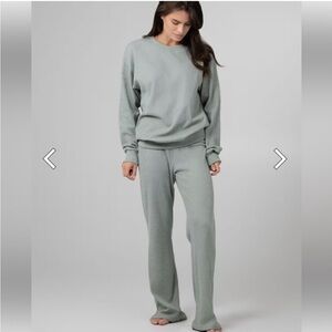 Comfrt Waffle Henley Sage green pants